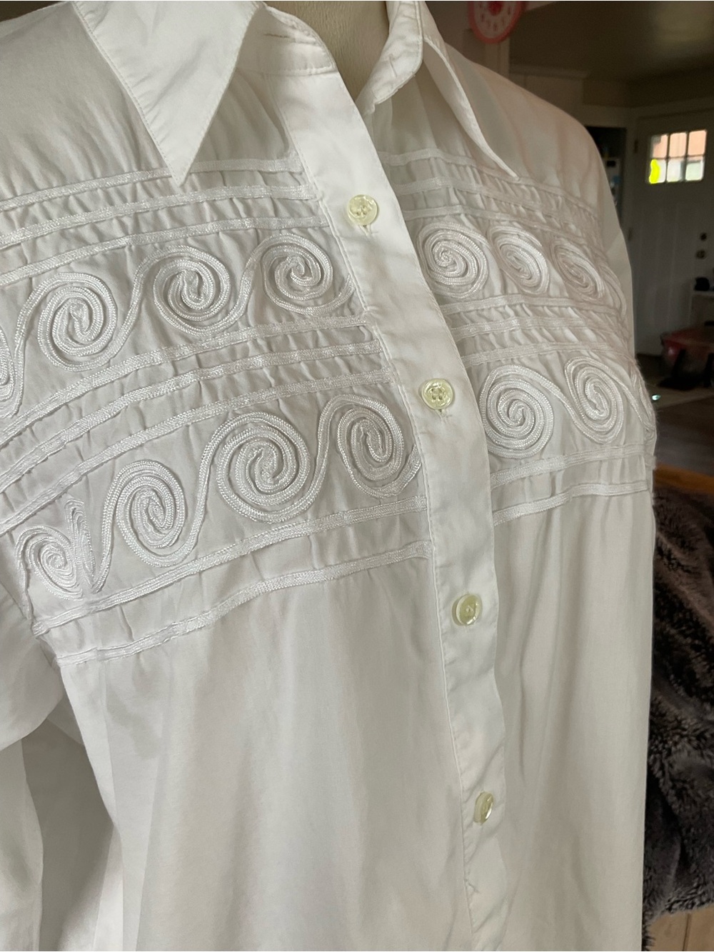 🌊VTG Elevated Basic‎ White Button-Up Shirt Embroidered Yoke Wave Pattern Large